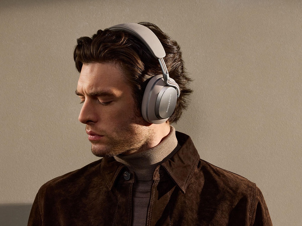 Bowers & Wilkins PX8 S2 7
